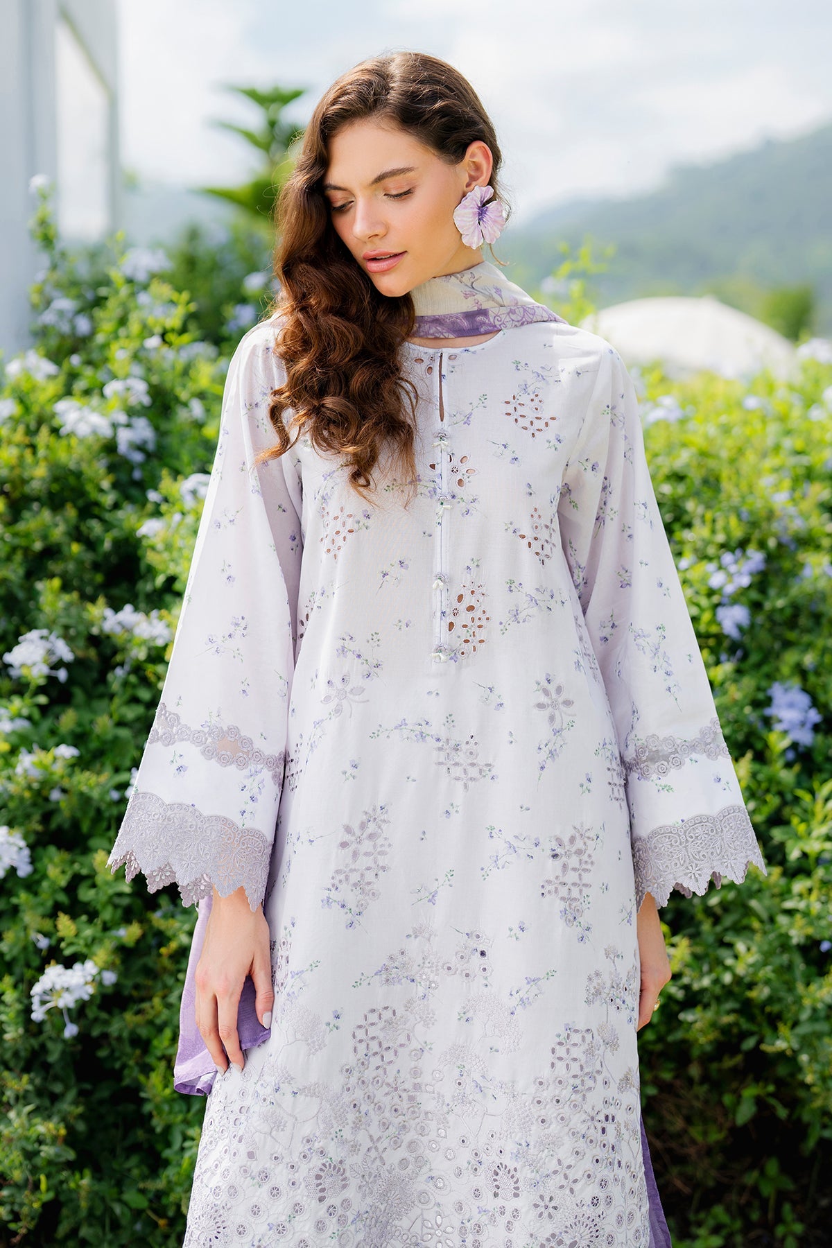 Baroque - Embroidered Lawn UF-4211