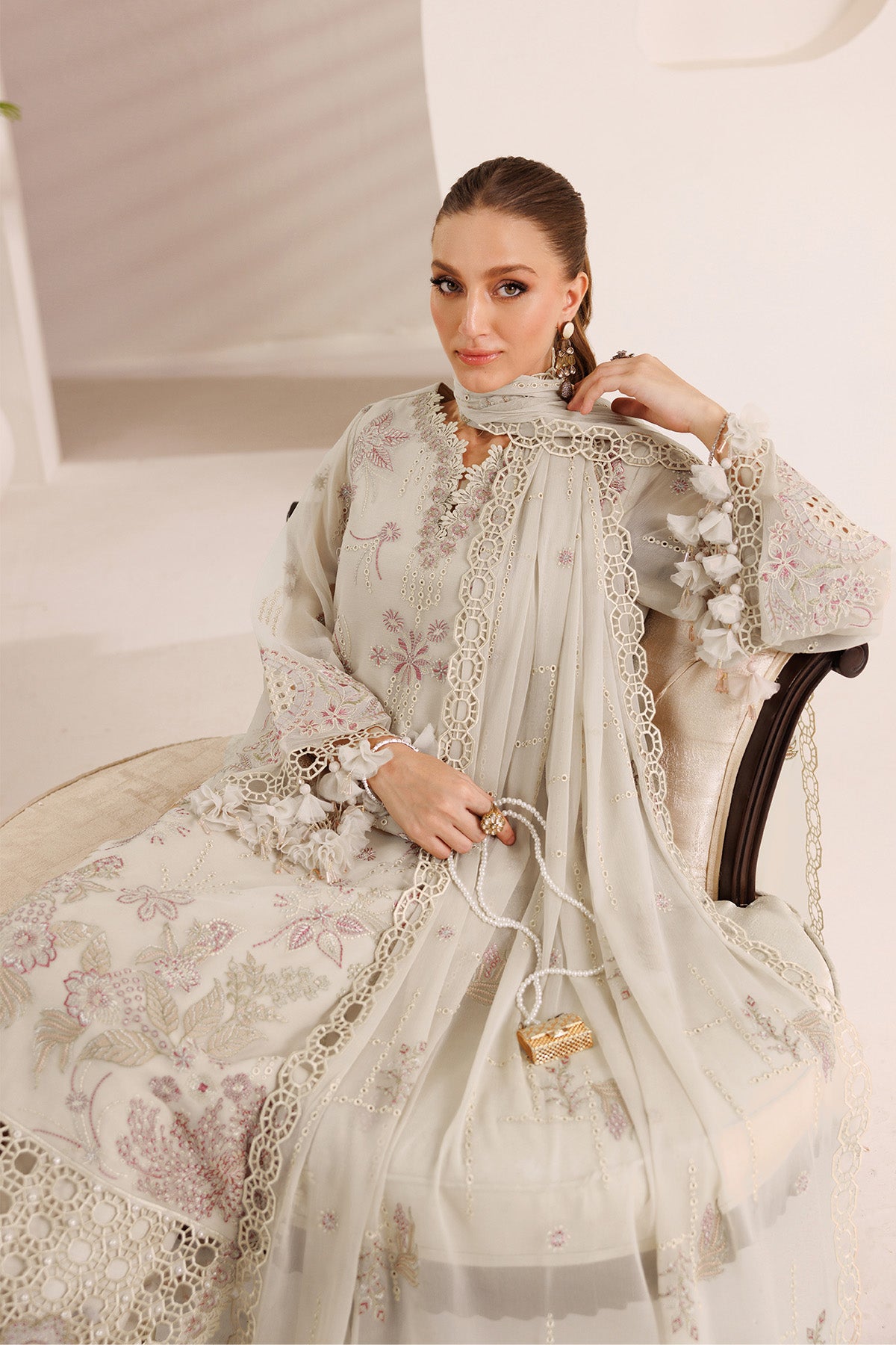 Alizeh - Af-Dhg-5033-Raviyah