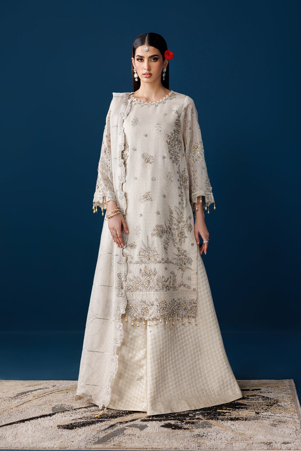 Alizeh - Af-Nhm-2279-Swan