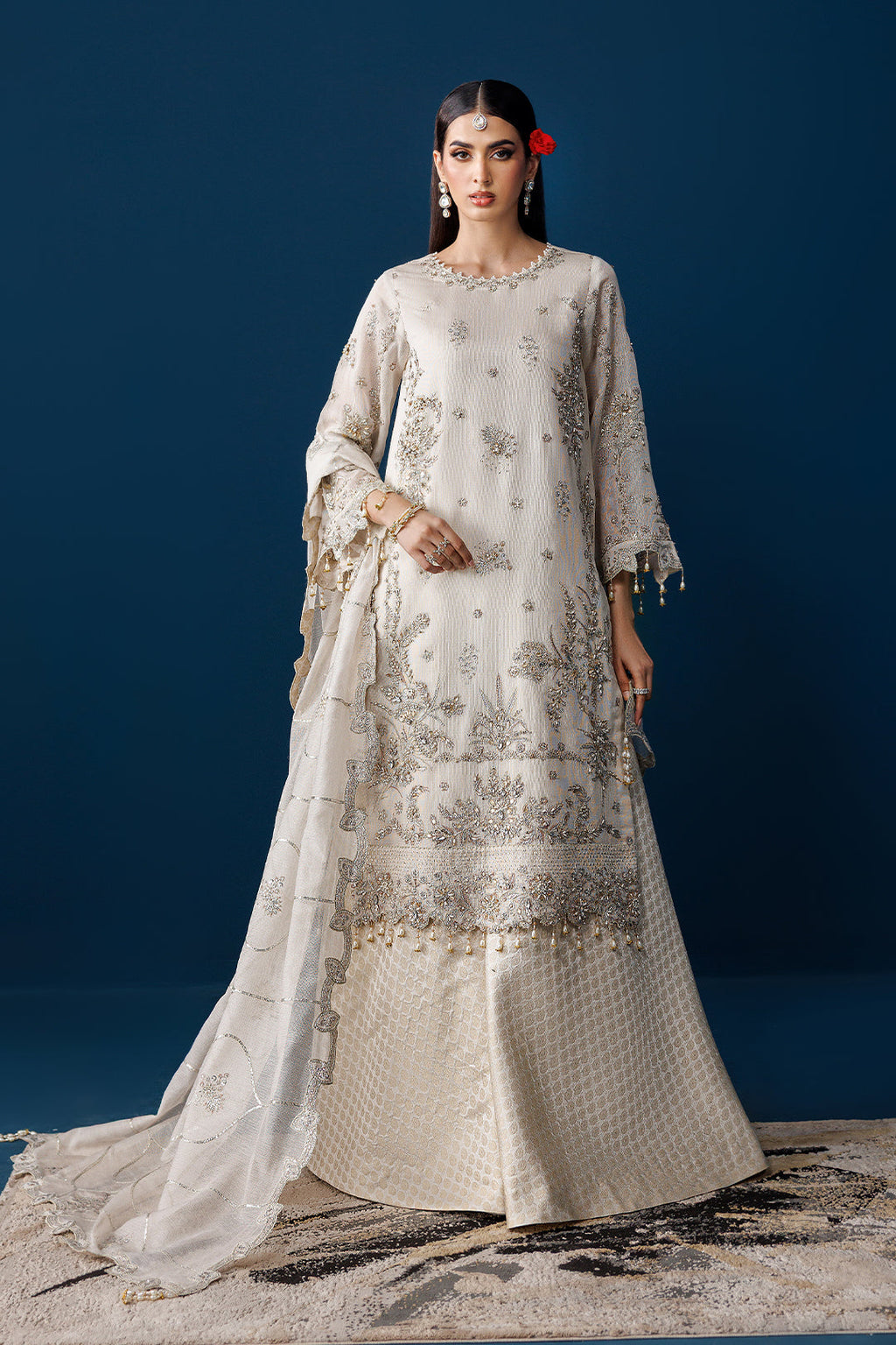 Alizeh - Af-Nhm-2279-Swan