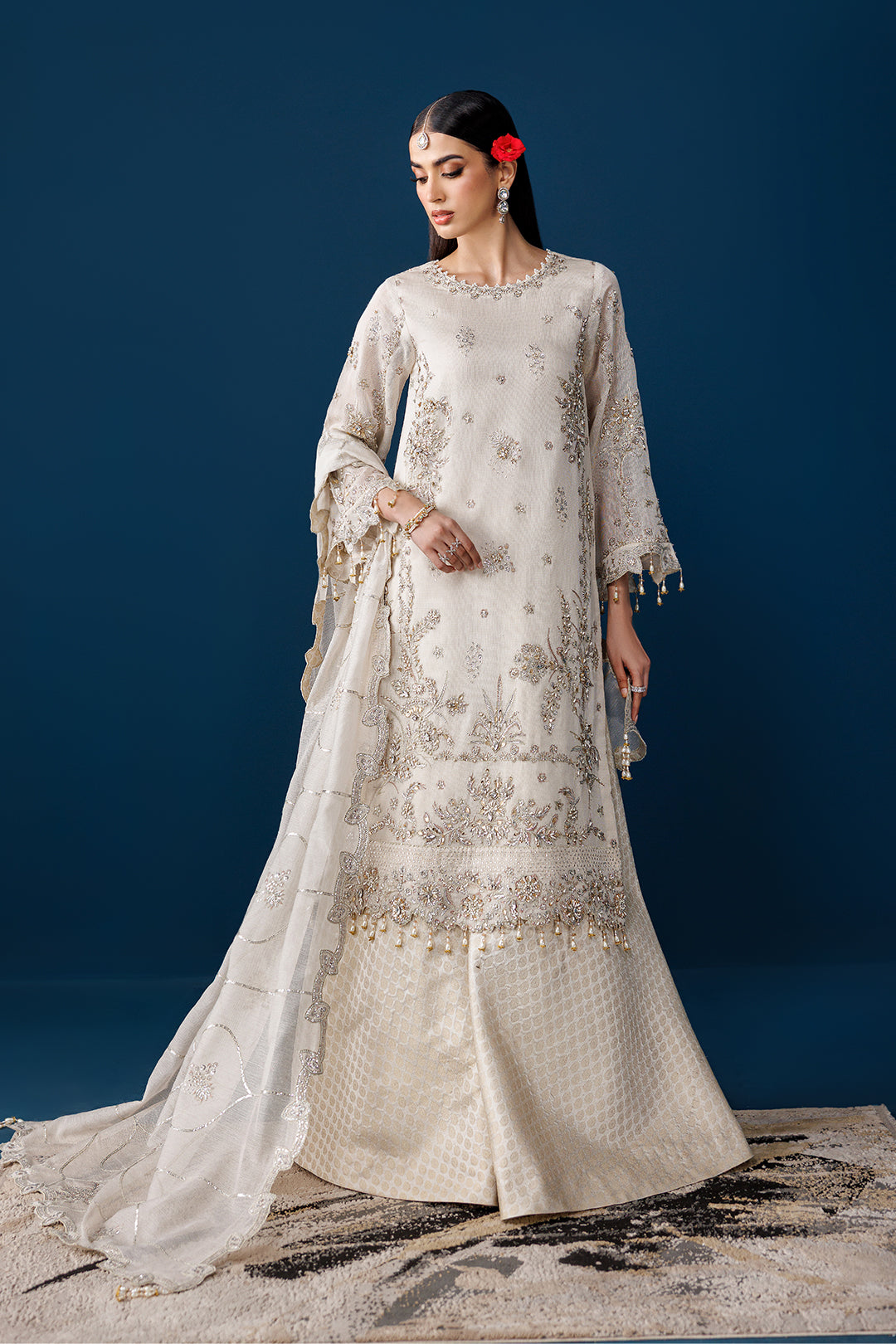 Alizeh - Af-Nhm-2279-Swan