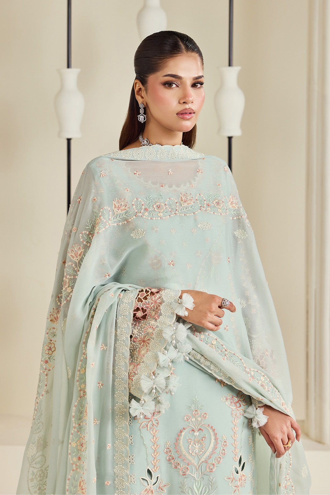 Alizeh - Af-Dhg-5046-Tiyaahe