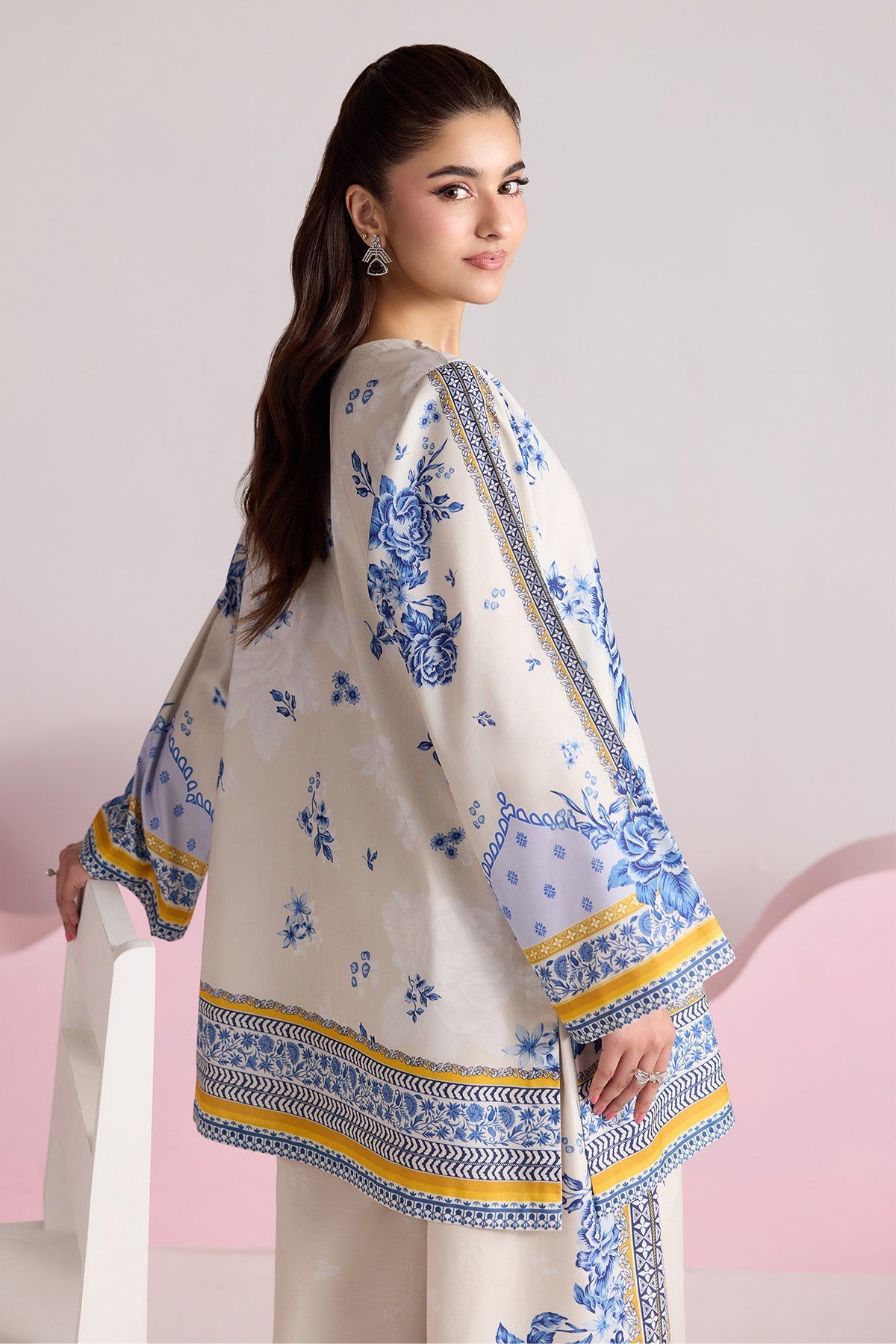 Alizeh - Af-Pl-6070-Leora