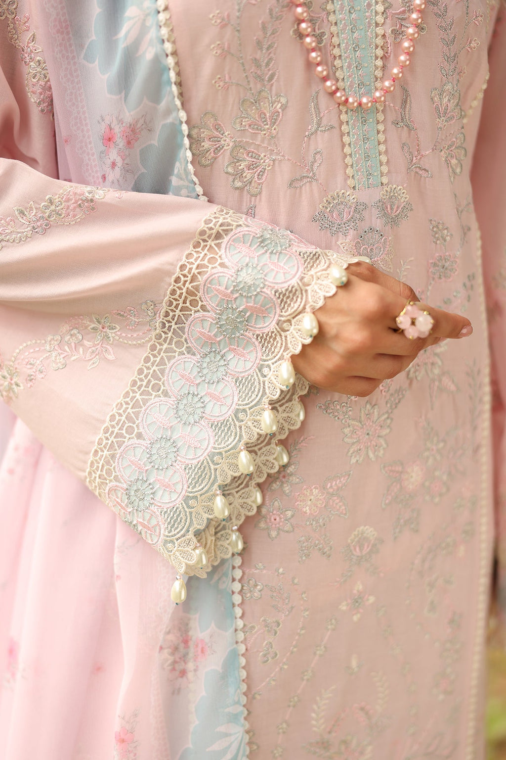 Baroque - Embroidered Lawn UF-4260