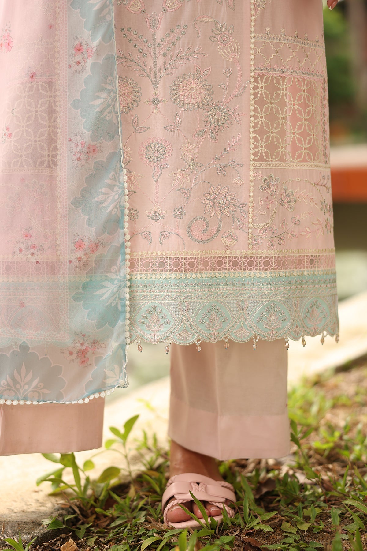 Baroque - Embroidered Lawn UF-4260