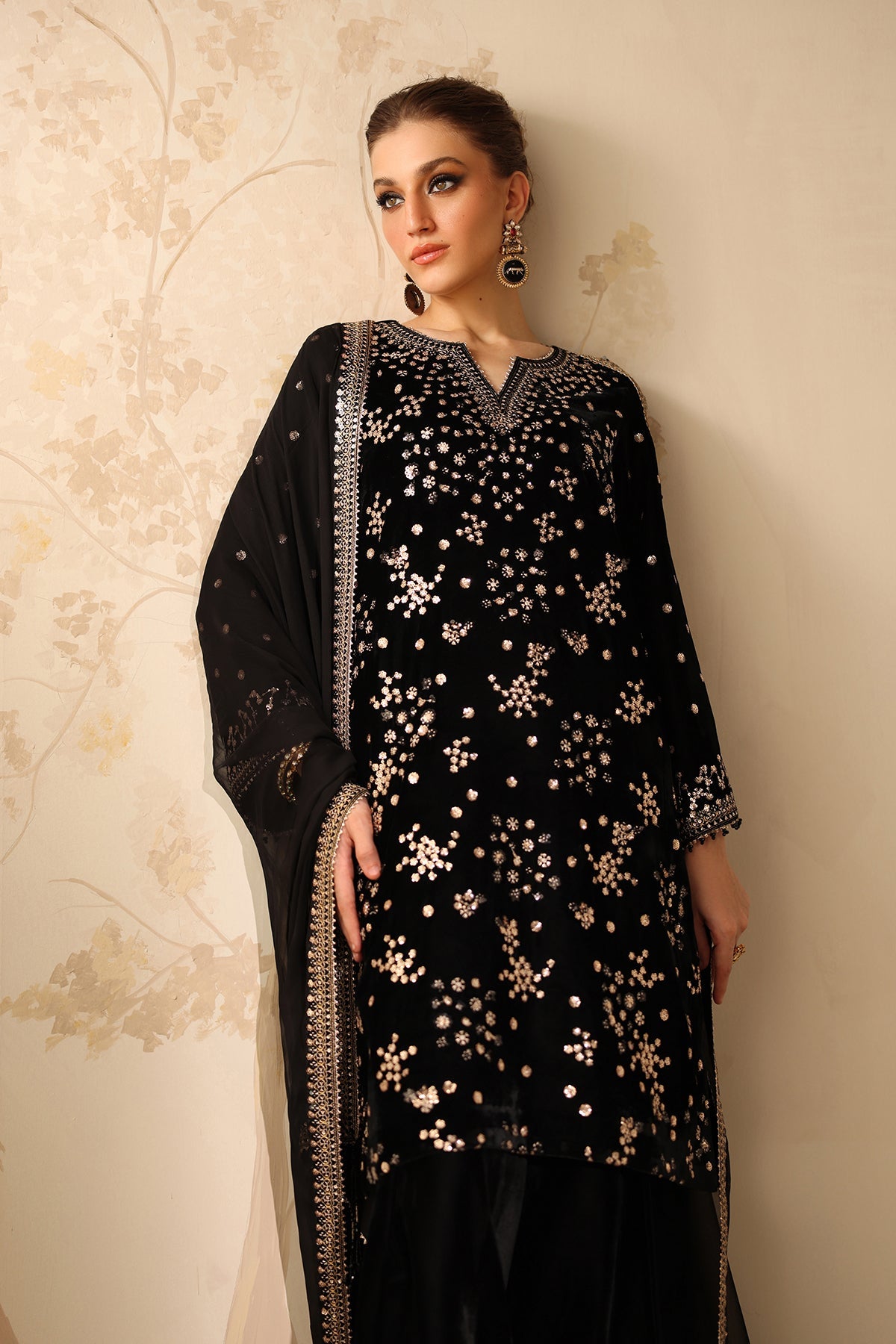 Baroque - Embroidered Velvet UF-4316