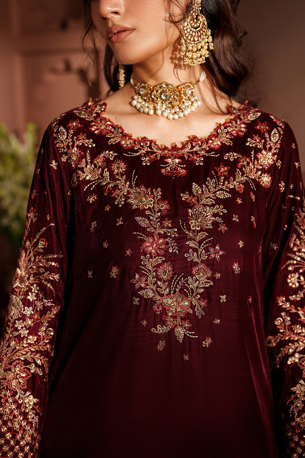 Iznik - Iv-55 Embroidered Velvet