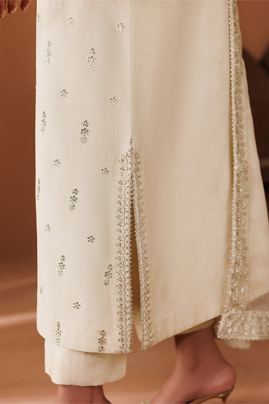Baroque - Embroidered Raw Silk SF-4434