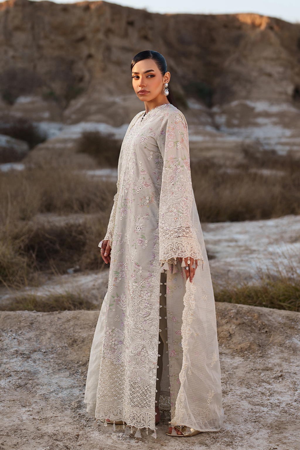 Emaan Adeel - Mehves