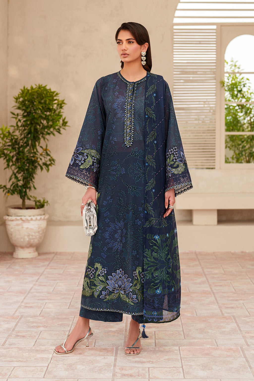 Baroque - Embroidered Lawn UF-4404