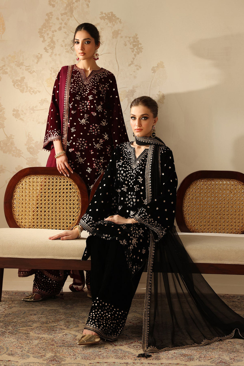 Baroque - Embroidered Velvet UF-4316