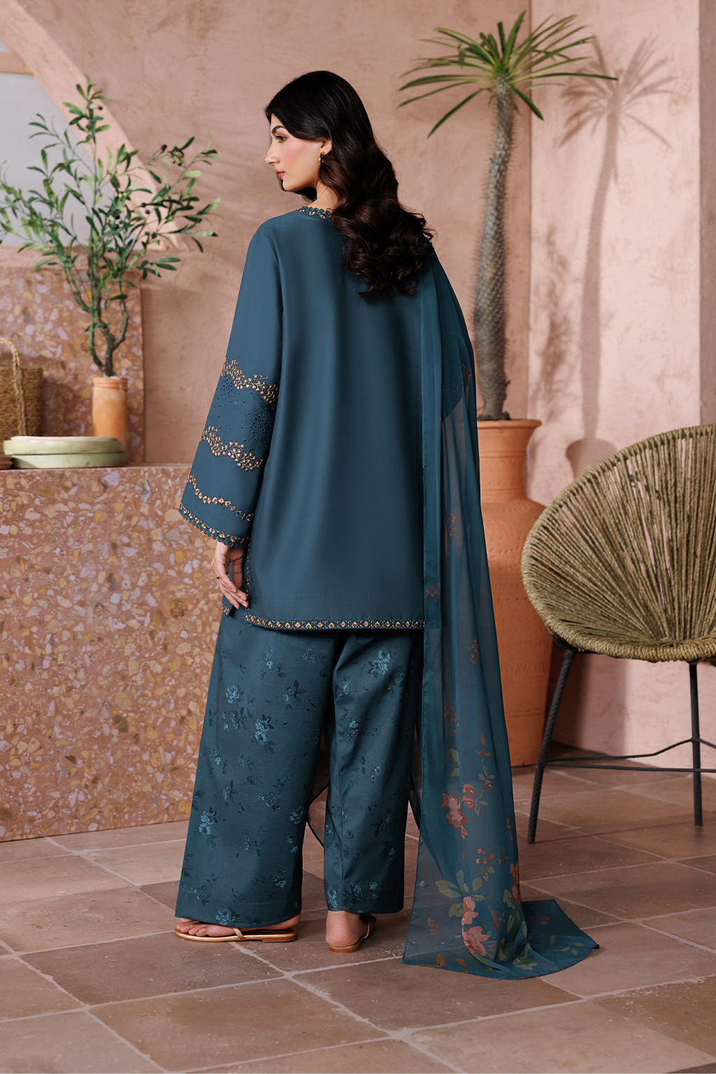 Iznik - Ue-701 Embroidered Lawn