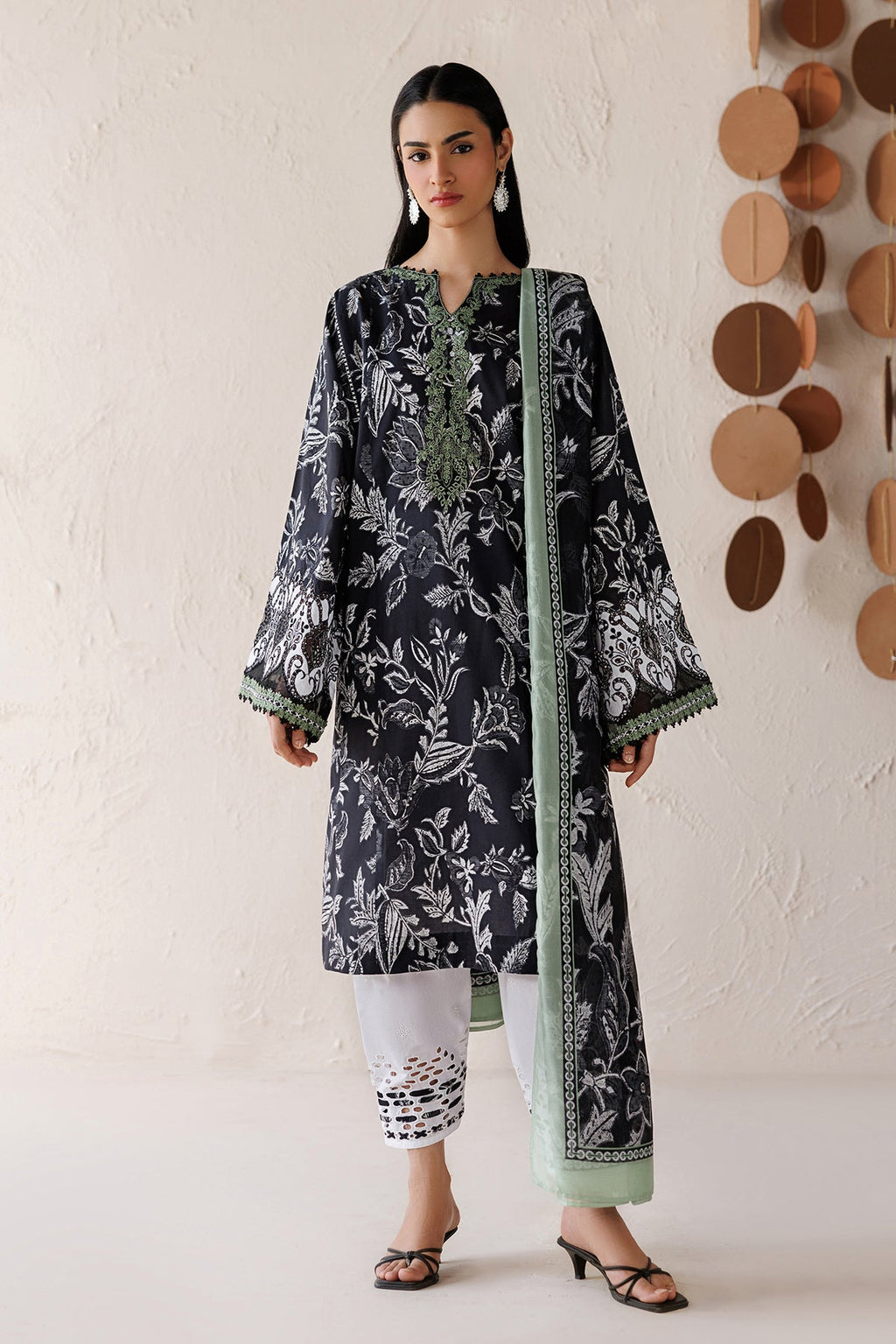 Baroque - Embroidered Lawn UF-4515