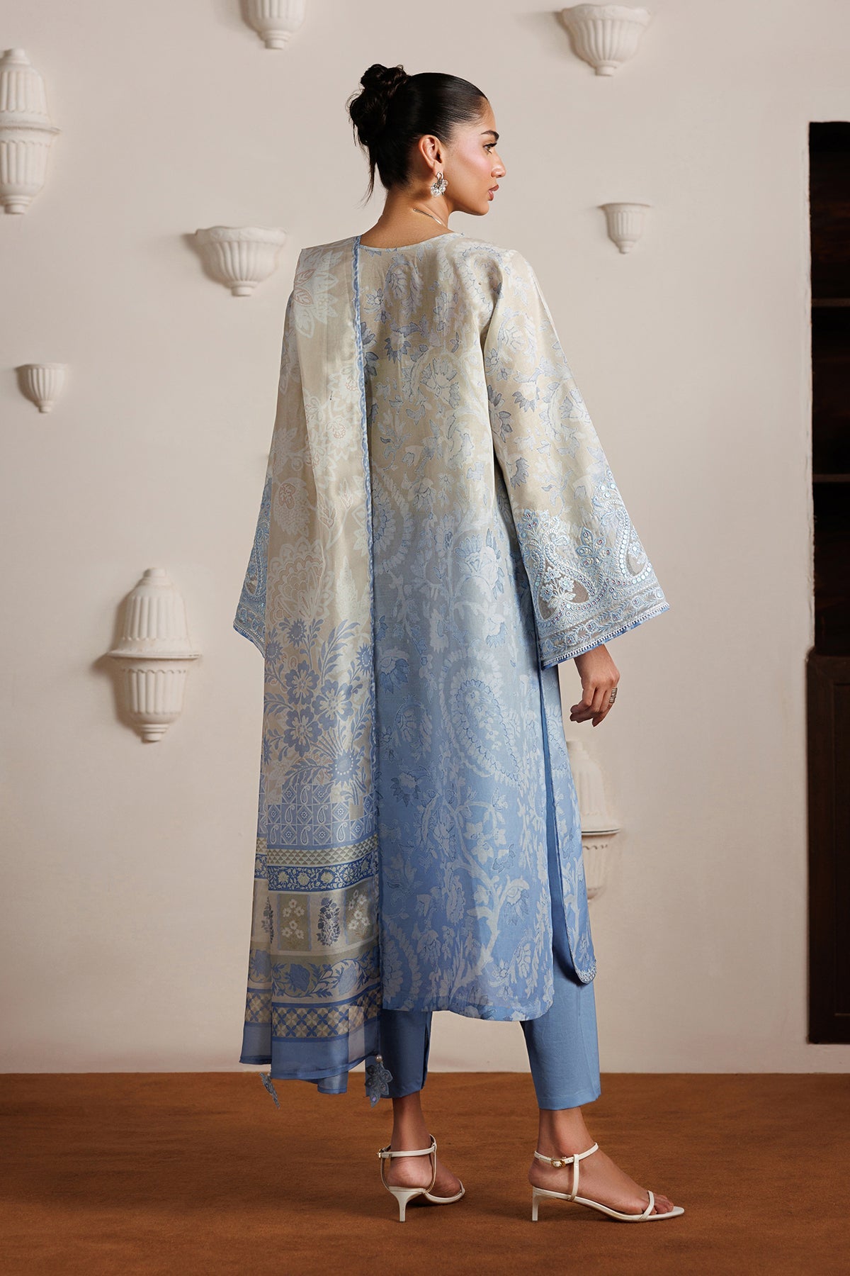 Baroque - Embroidered Lawn UF-4524