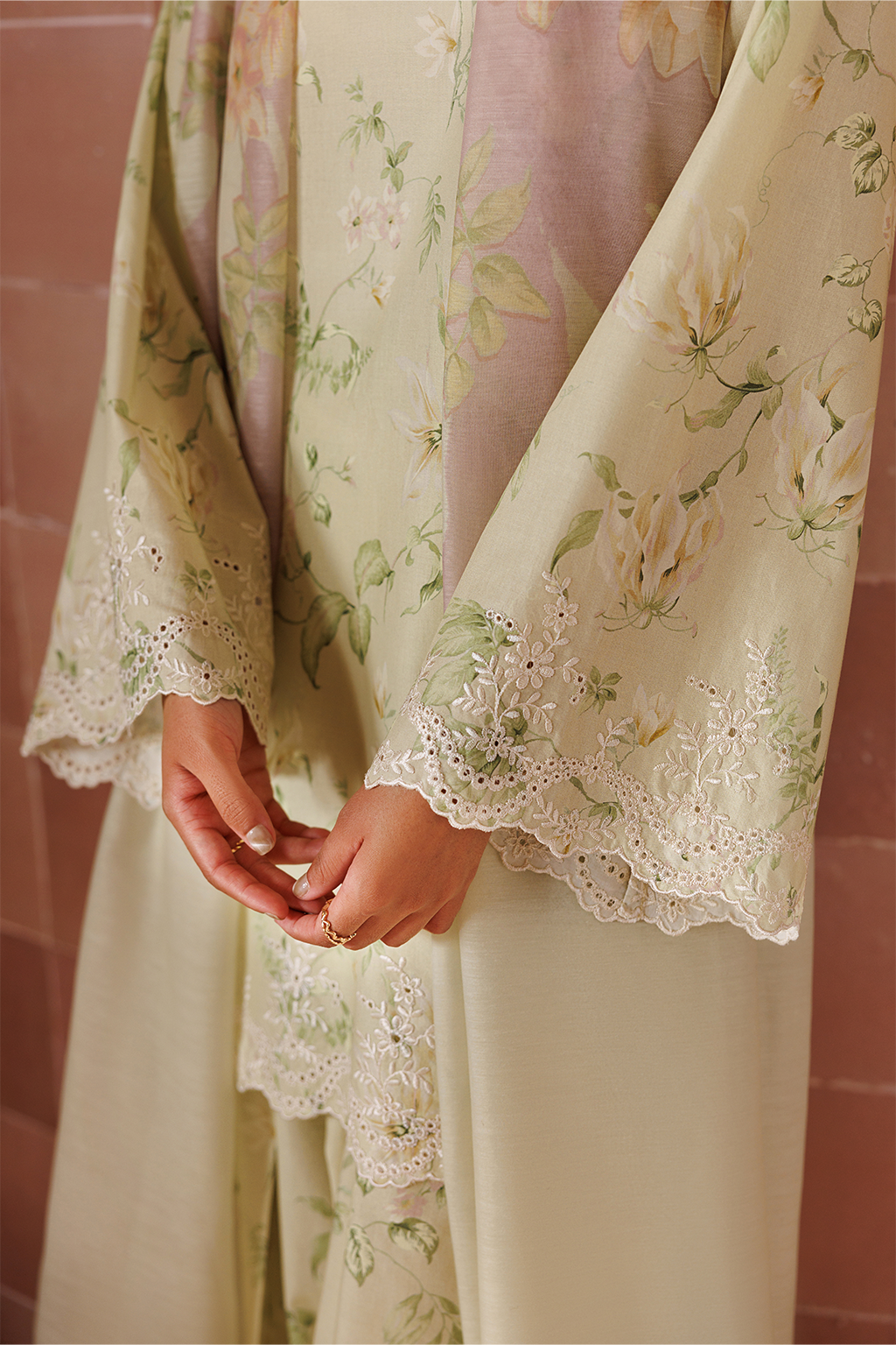 Iznik - Ue-707 Embroidered Lawn
