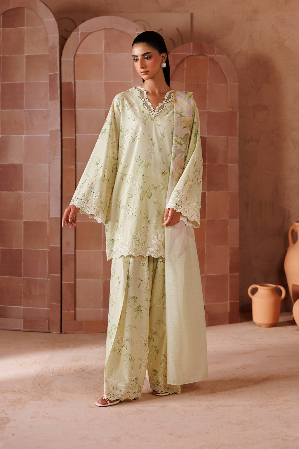 Iznik - Ue-707 Embroidered Lawn