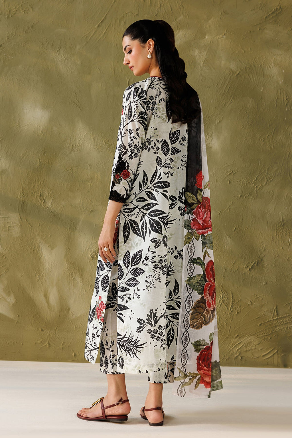 Baroque - Embroidered Lawn UF-4505
