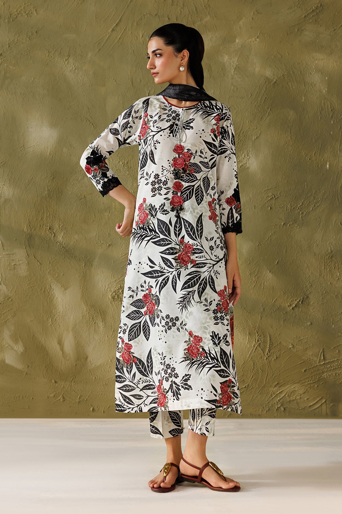 Baroque - Embroidered Lawn UF-4505