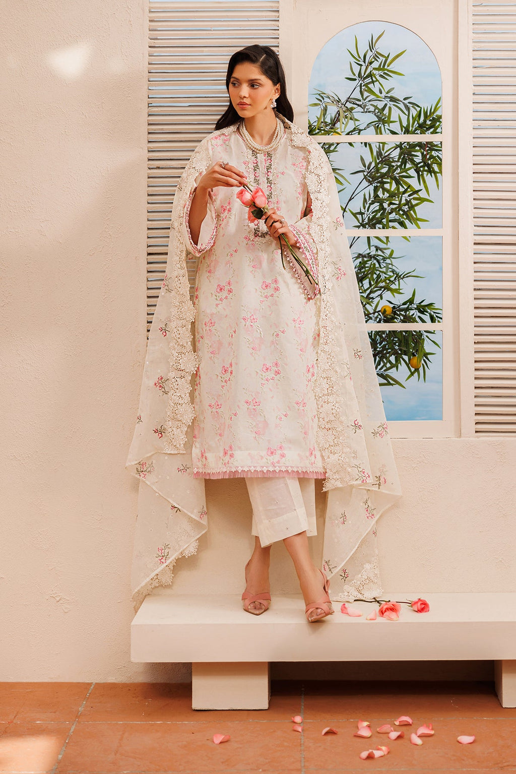 Baroque - Embroidered Lawn UF-4392