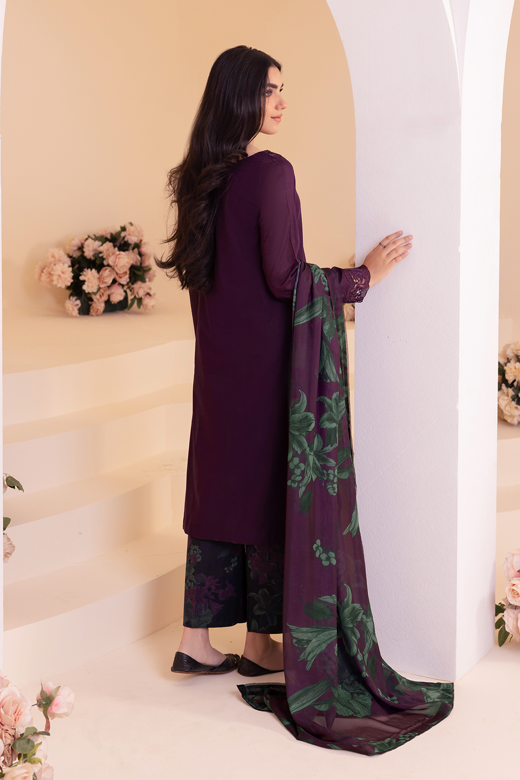 Iznik - Ue-257 Embroidered Lawn