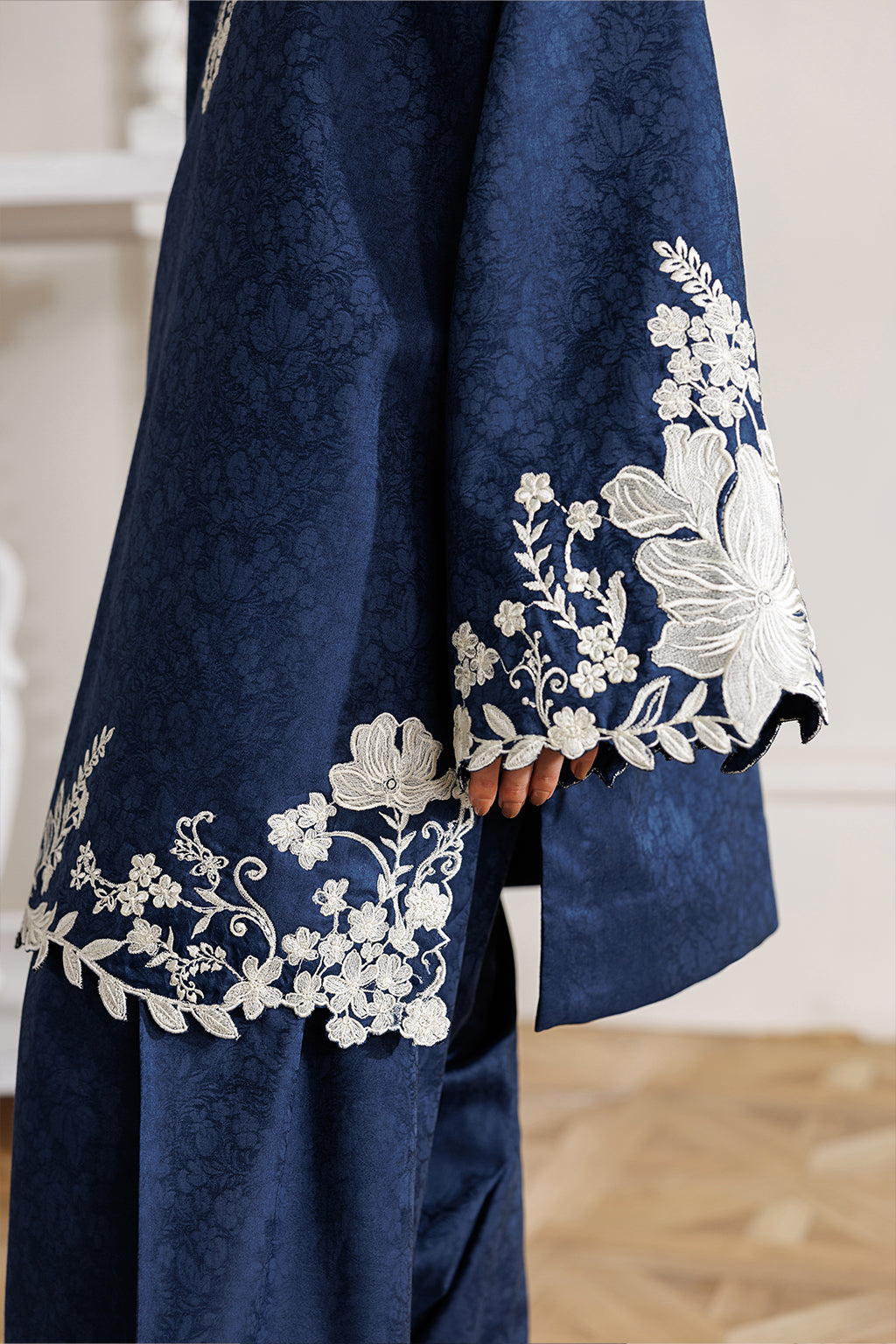 Iznik - Ip-357 Textured Lawn