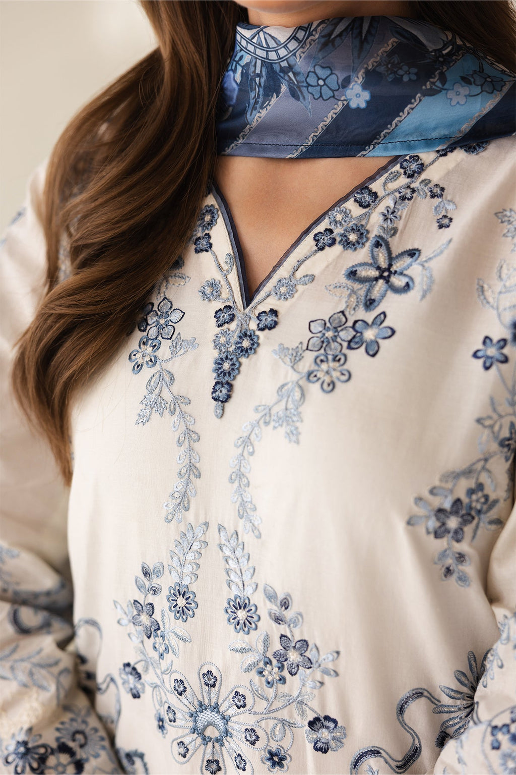 Baroque - Embroidered Lawn UF-4423