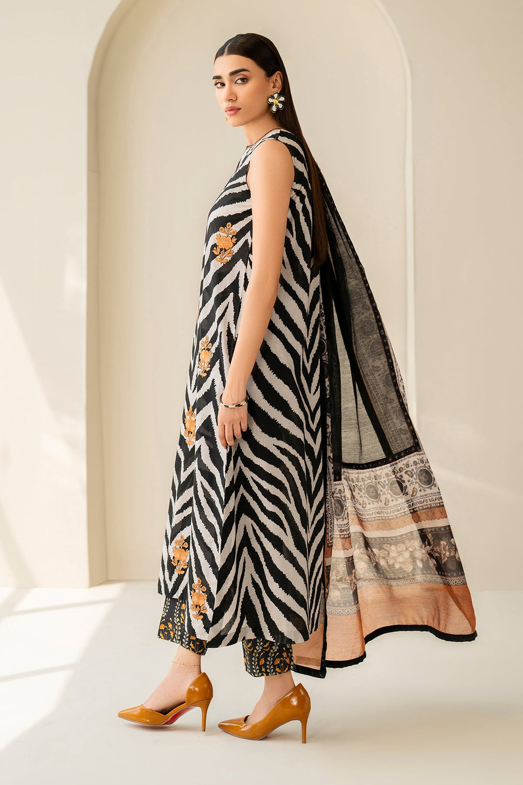 Baroque - Embroidered PRinted Lawn UF-4206