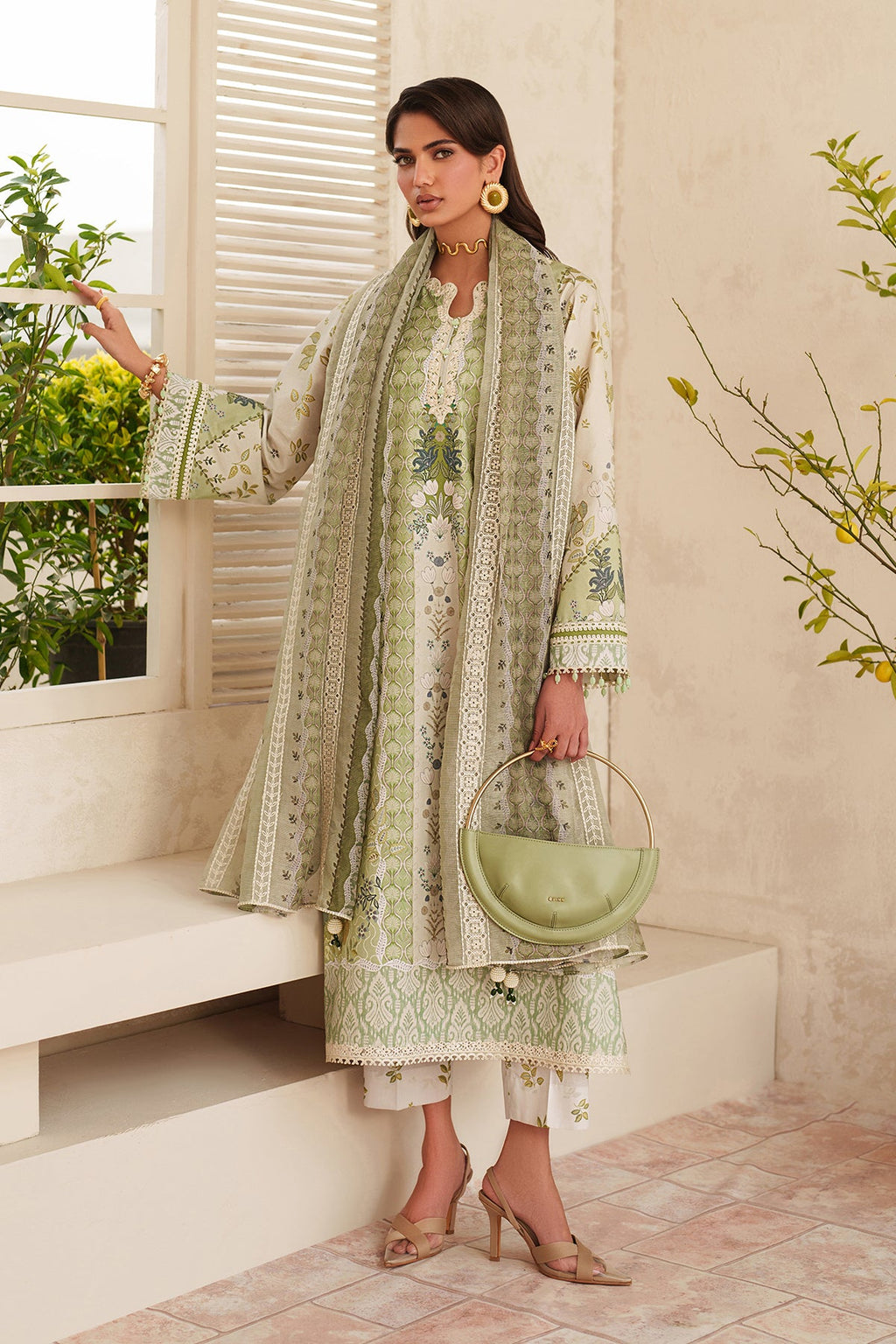 Baroque - Embroidered Lawn UF-4406