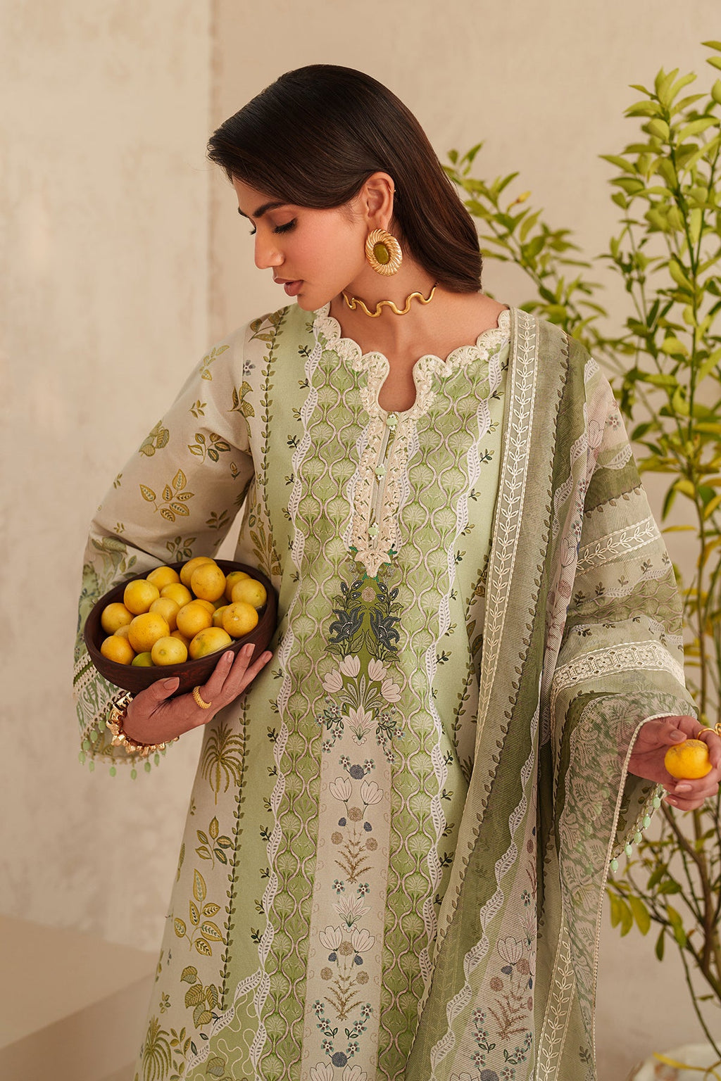 Baroque - Embroidered Lawn UF-4406