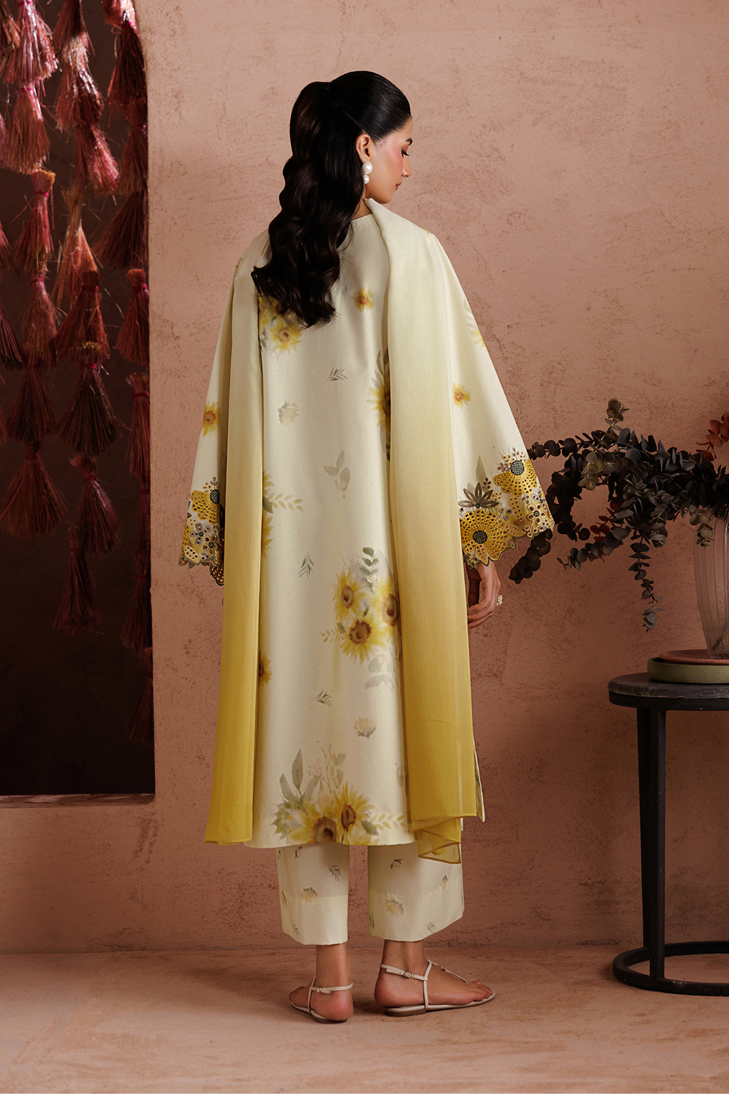 Iznik - Ue-711 Embroidered Lawn