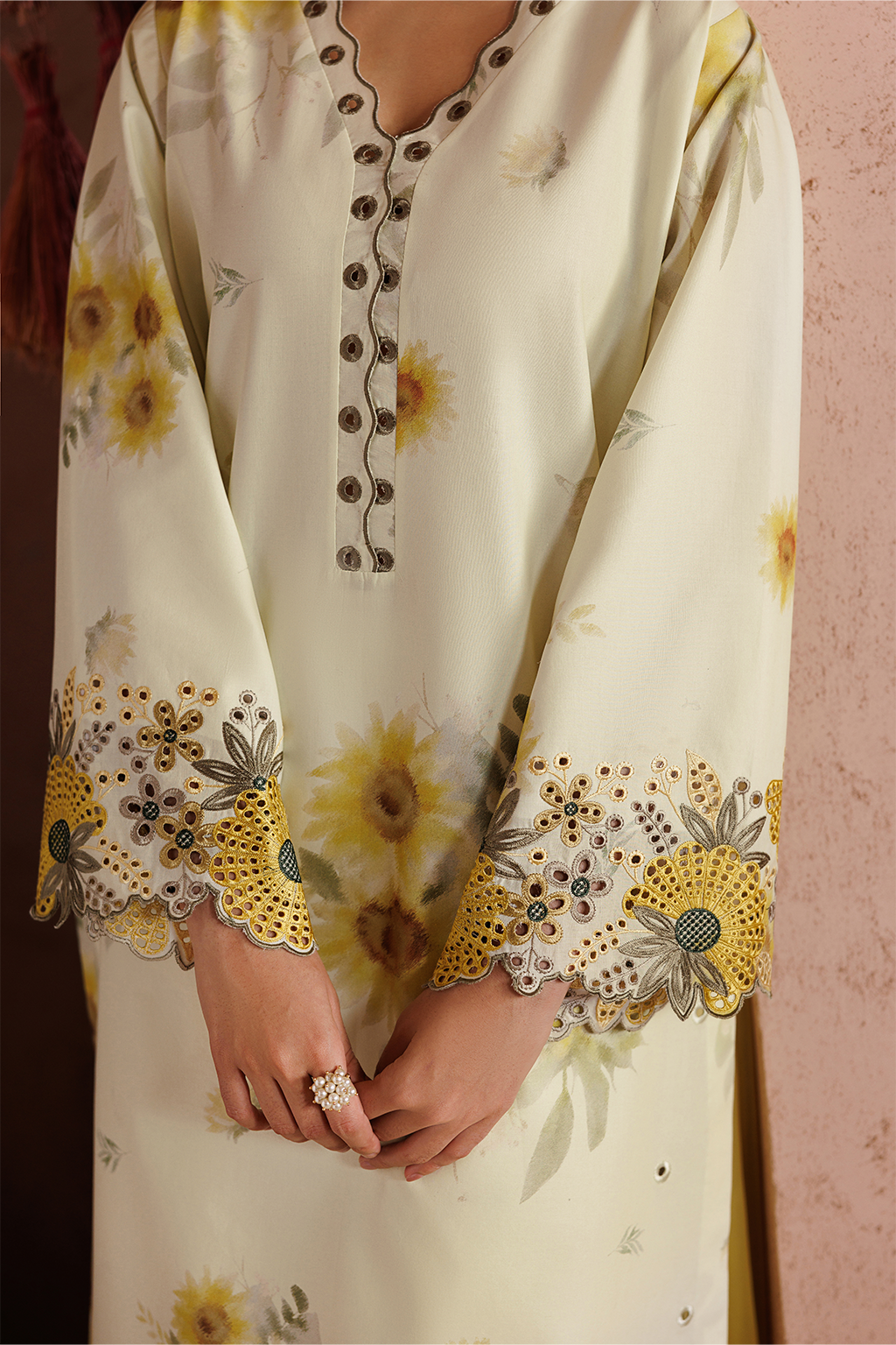 Iznik - Ue-711 Embroidered Lawn