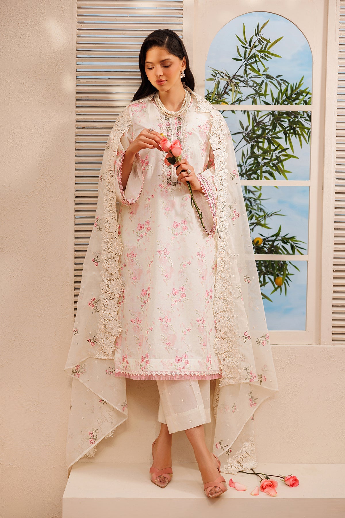 Baroque - Embroidered Lawn UF-4392