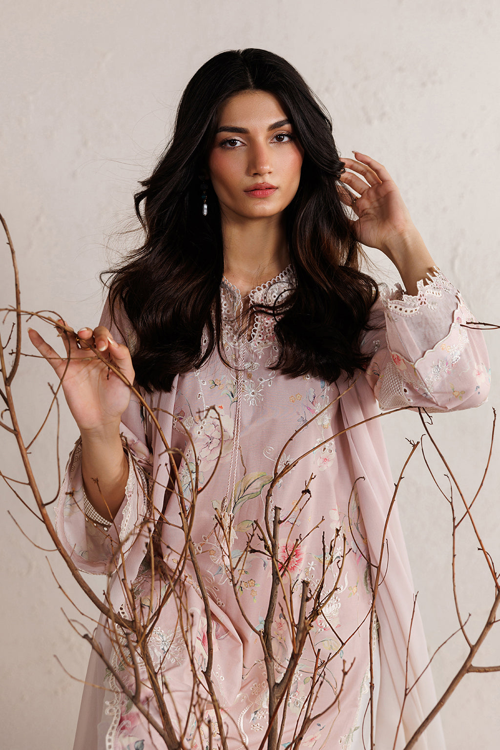 Iznik - Ibe-12 Embroidered Lawn