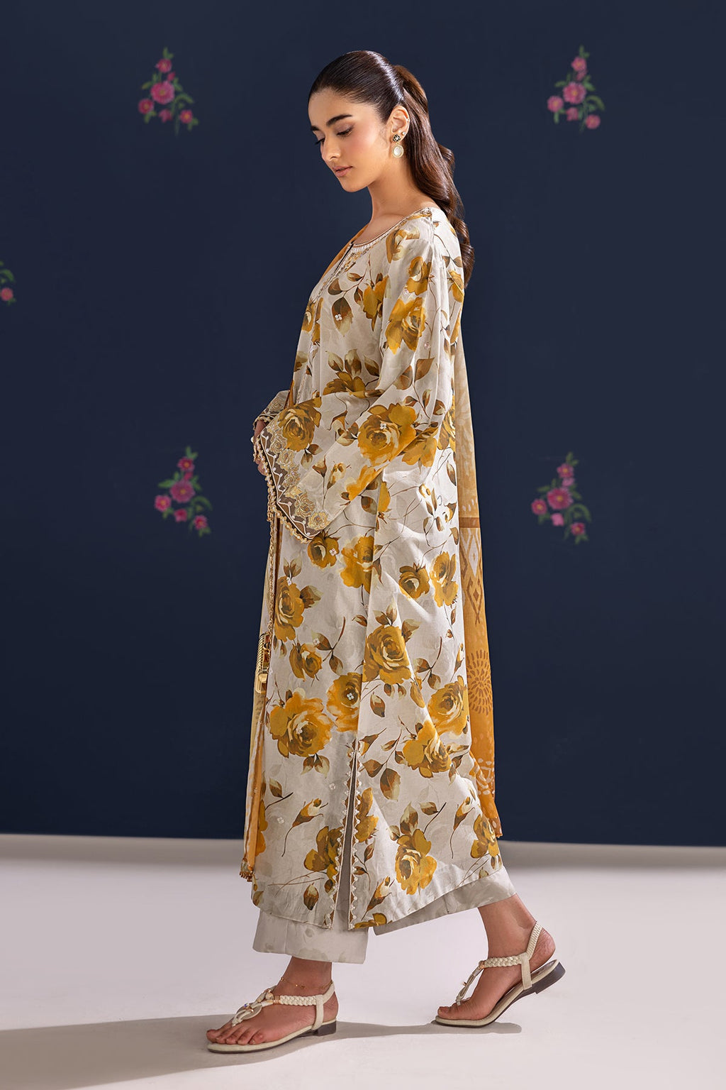 Baroque - Embroidered Lawn UF-4462
