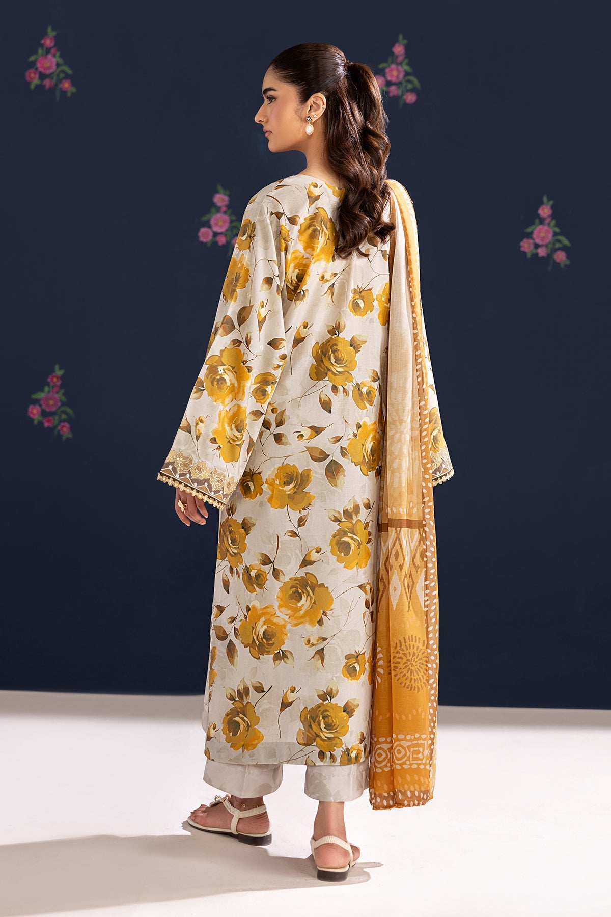 Baroque - Embroidered Lawn UF-4462