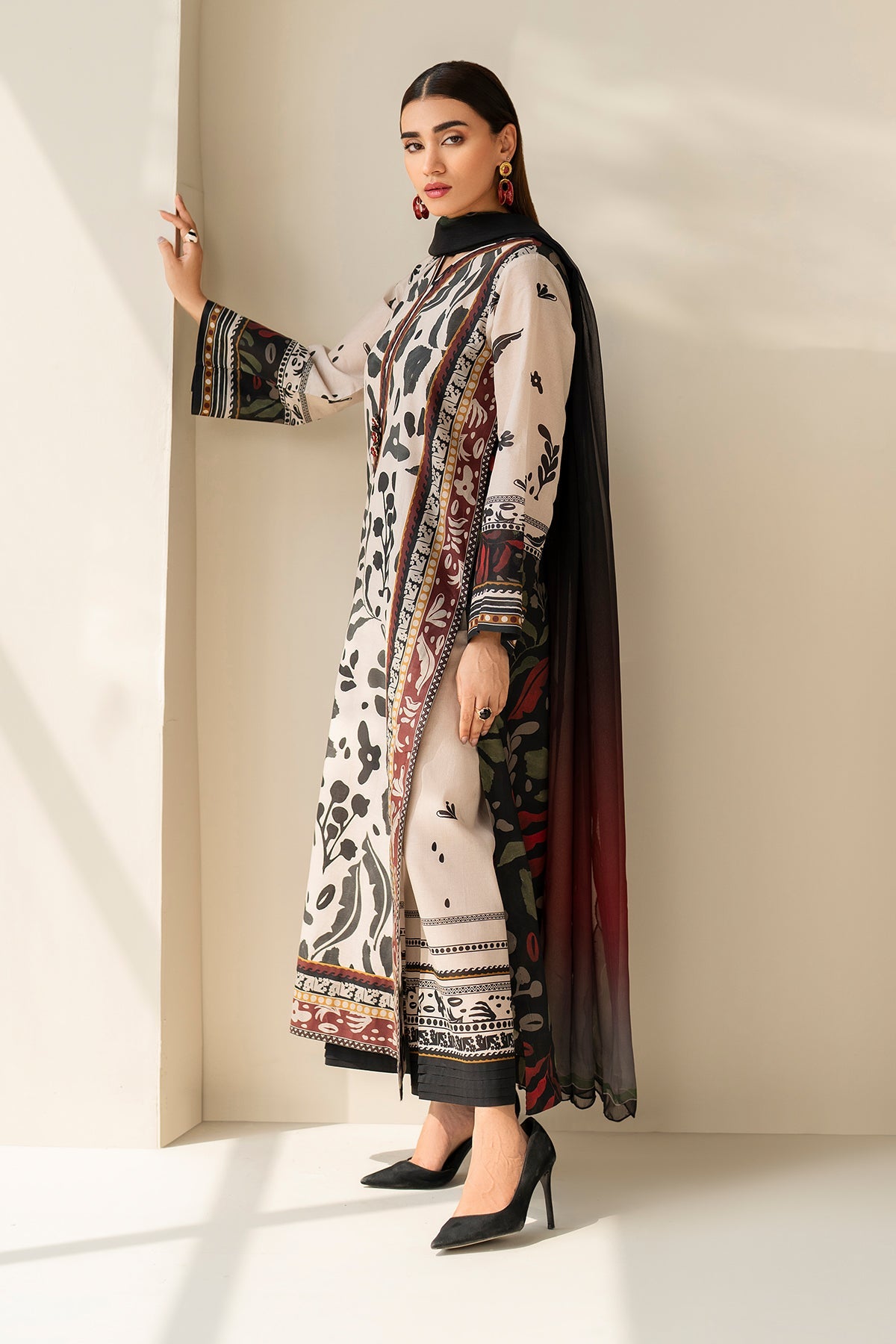 Baroque - Digital PRinted Lawn UF-4199