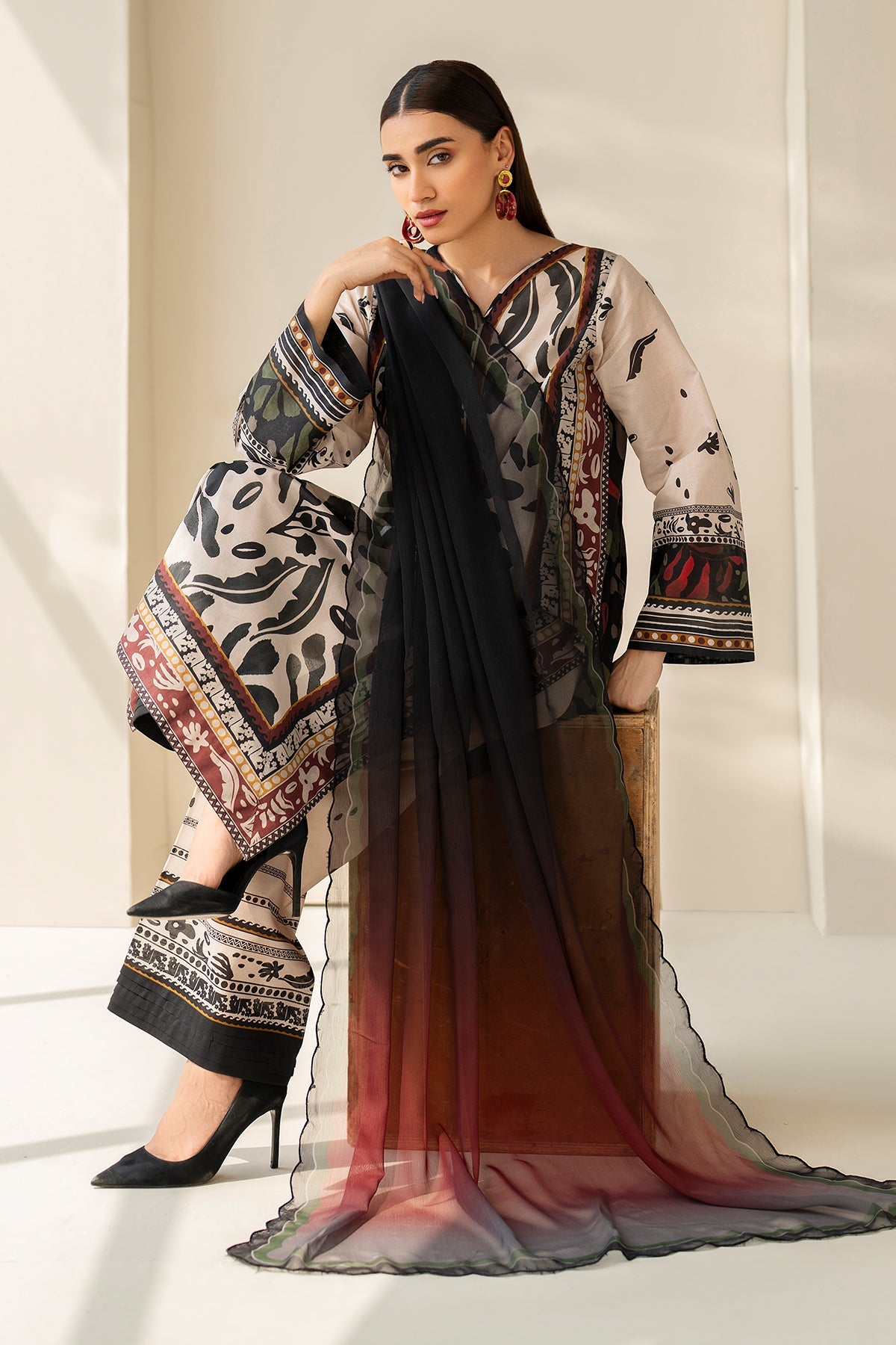 Baroque - Digital PRinted Lawn UF-4199