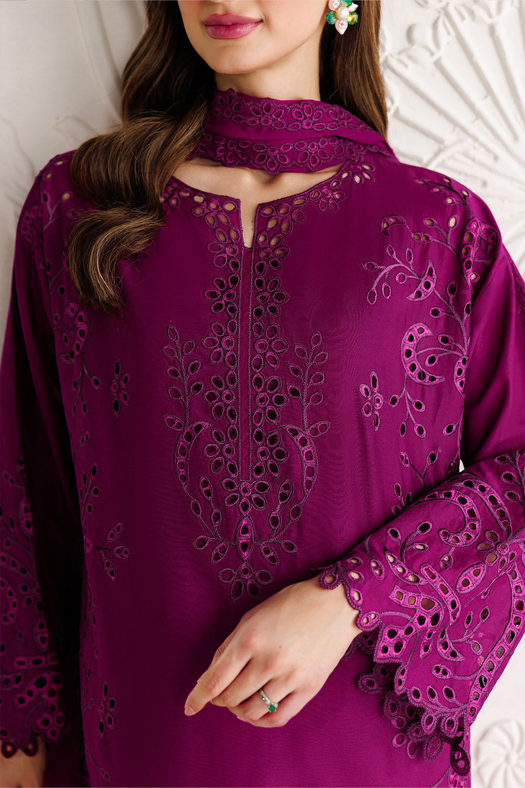 Iznik - Ue-678 Embroidered Lawn