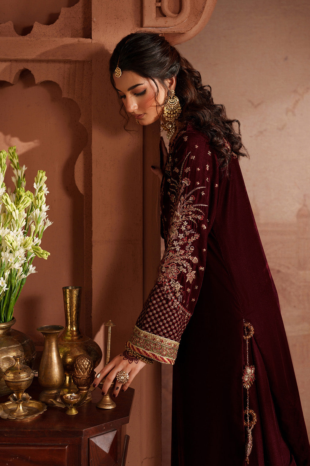 Iznik - Iv-55 Embroidered Velvet