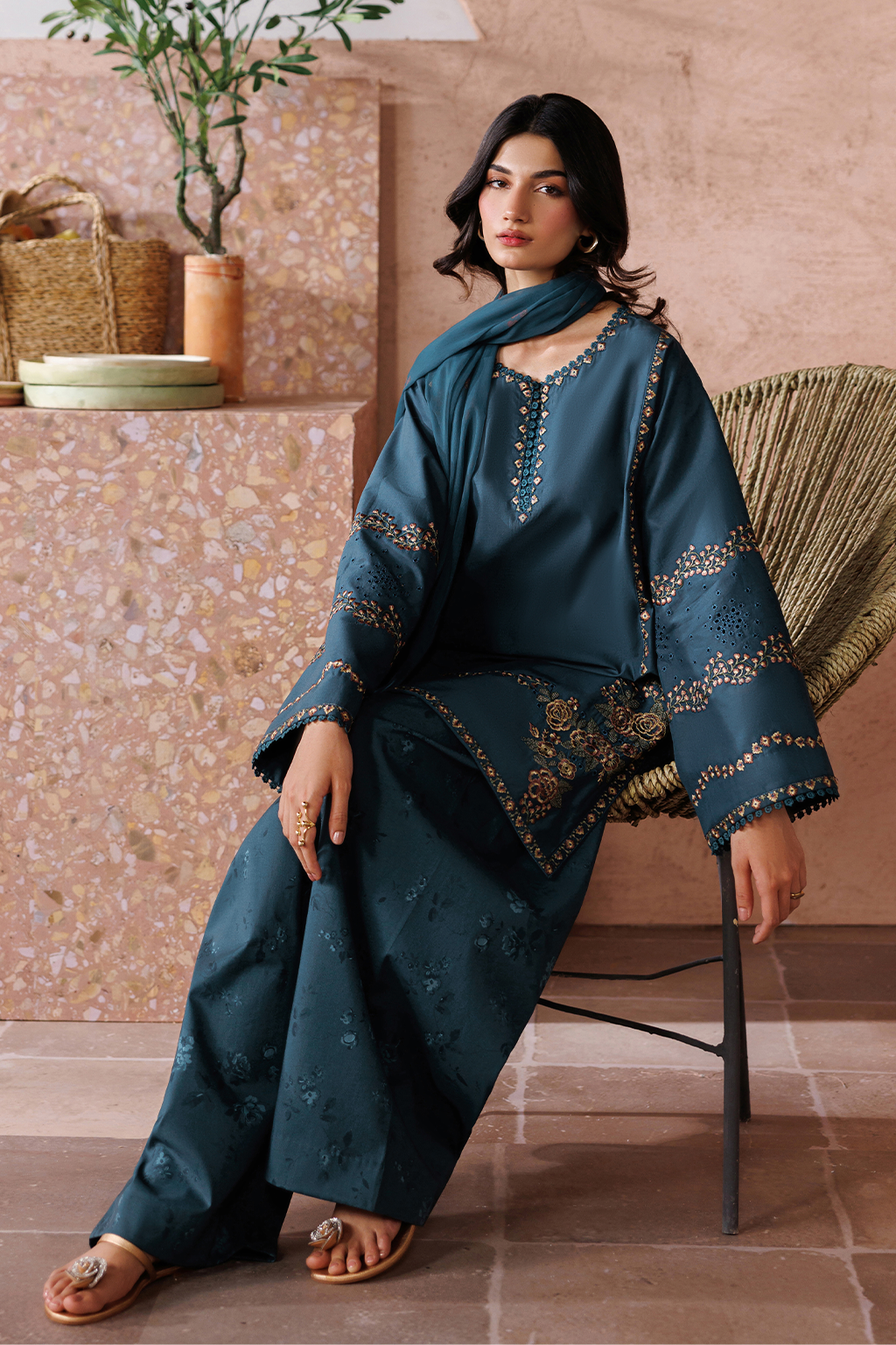 Iznik - Ue-701 Embroidered Lawn