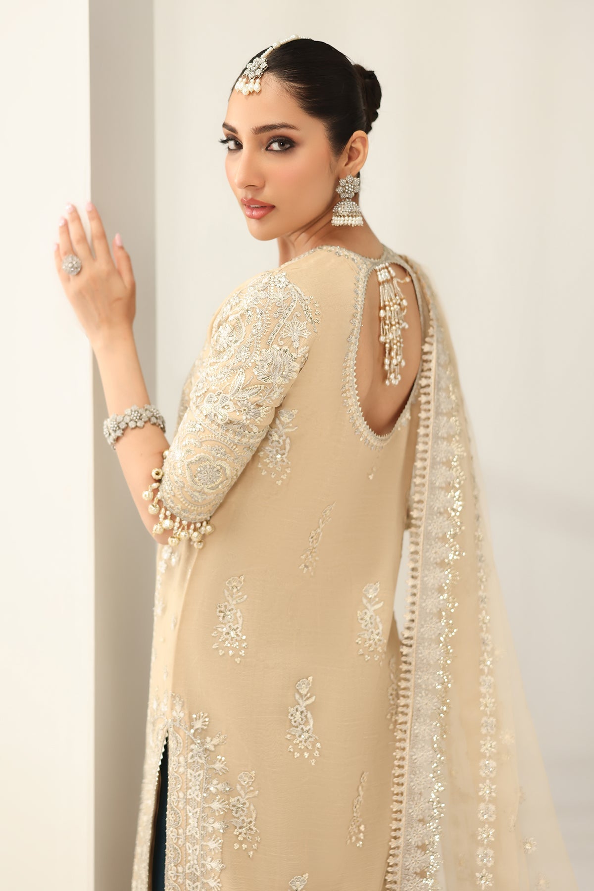 Baroque - Embroidered Net SF-4183