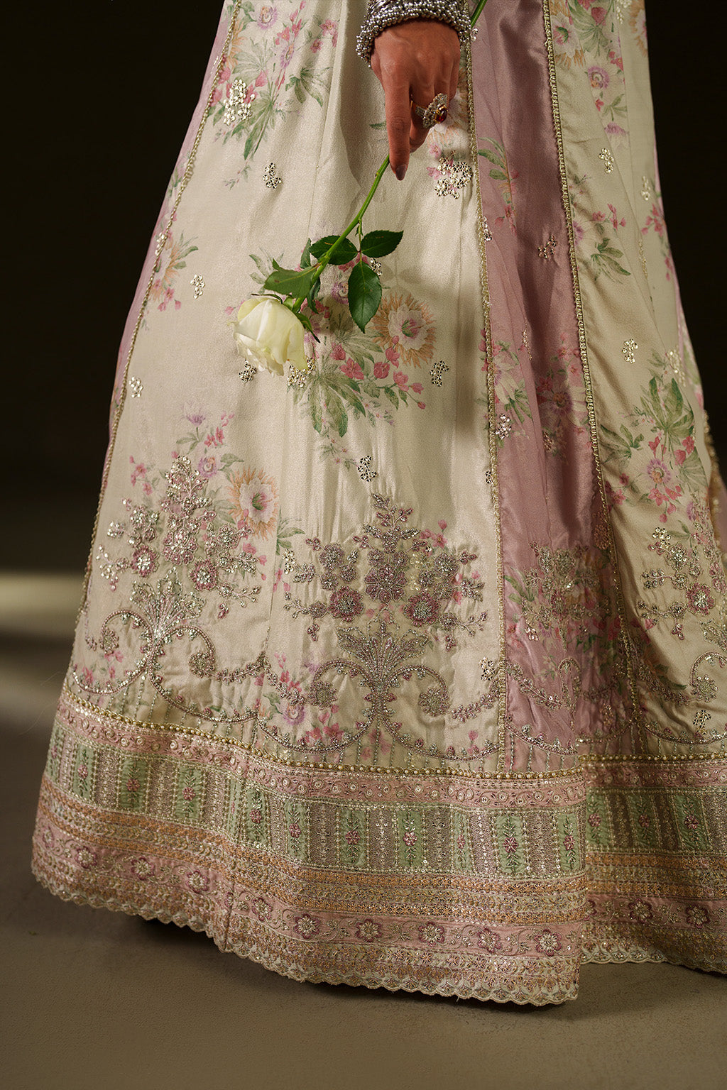 Iznik - Iv-77  Embroidered Velvet
