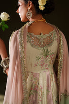 Iznik - Iv-77  Embroidered Velvet