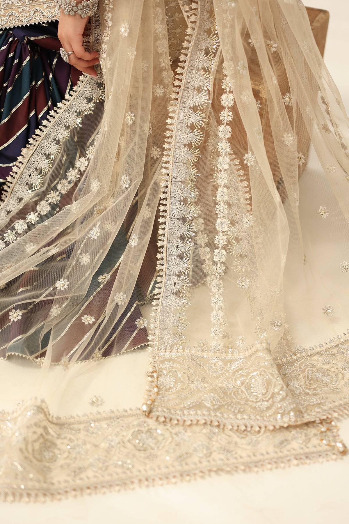 Baroque - Embroidered Net SF-4183