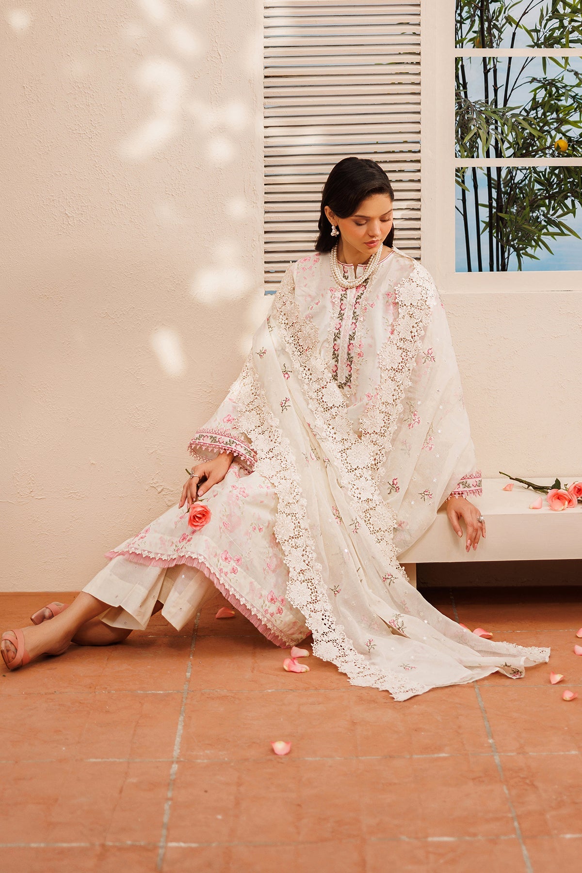 Baroque - Embroidered Lawn UF-4392