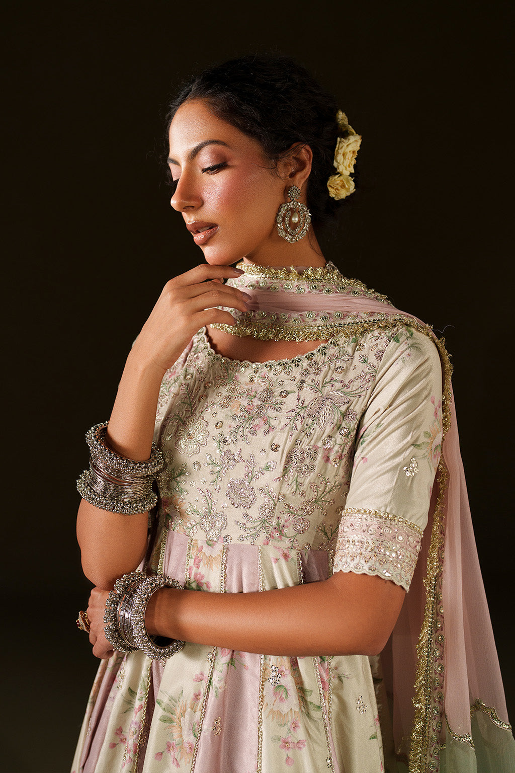 Iznik - Iv-77  Embroidered Velvet