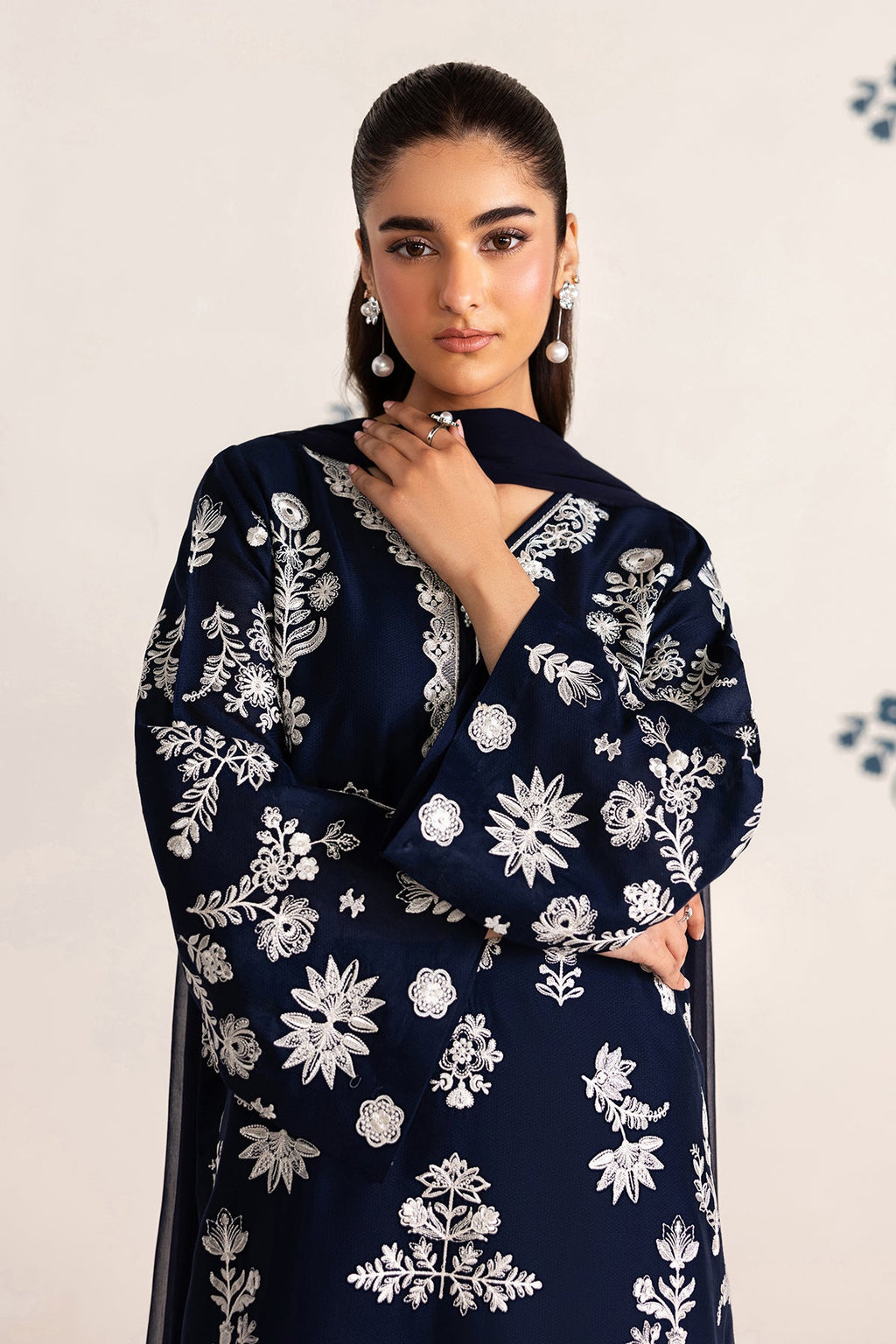 Baroque - Embroidered Lawn UF-4464