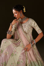 Iznik - Iv-77  Embroidered Velvet