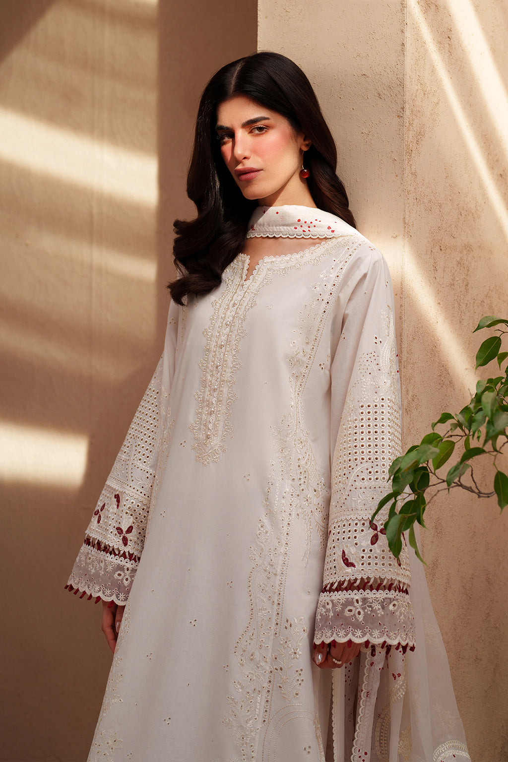 Iznik - El-06 Embroidered Lawn
