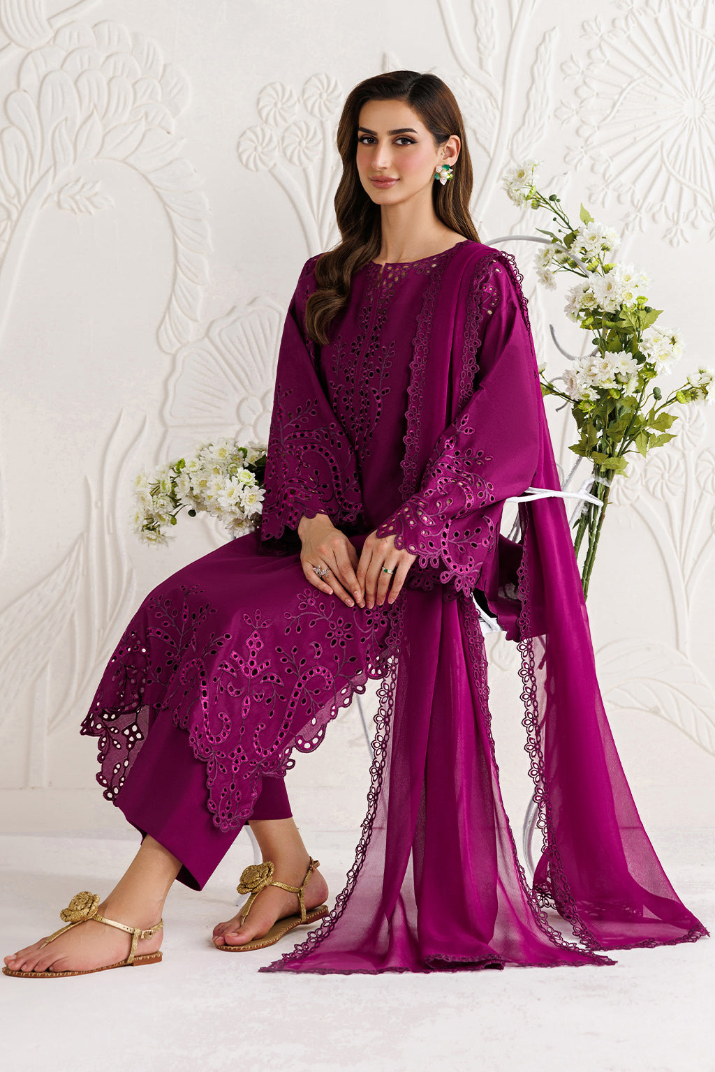 Iznik - Ue-678 Embroidered Lawn